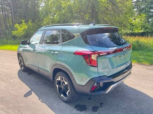 Certified 2024 Kia Seltos EX AWD/4WD image 2