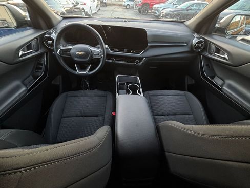 Used 2025 Chevrolet Equinox LT image 32