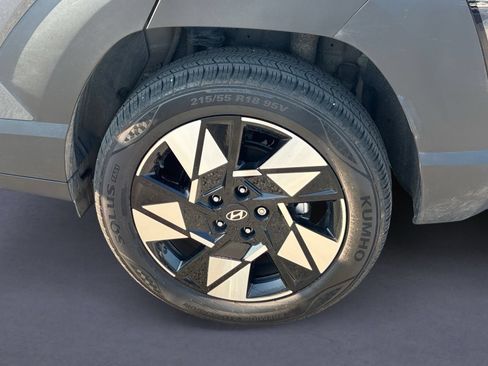 Used 2025 Hyundai Kona SEL AWD/4WD image 5