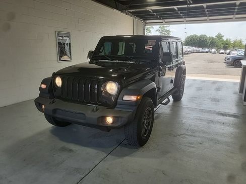 Used 2018 Jeep Wrangler Unlimited Sport S AWD/4WD image 1