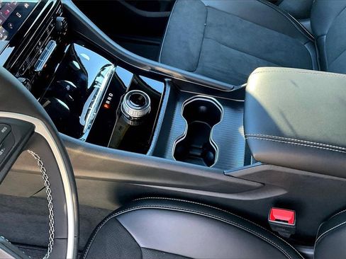 New 2025 Jeep Grand Cherokee L Altitude image 8