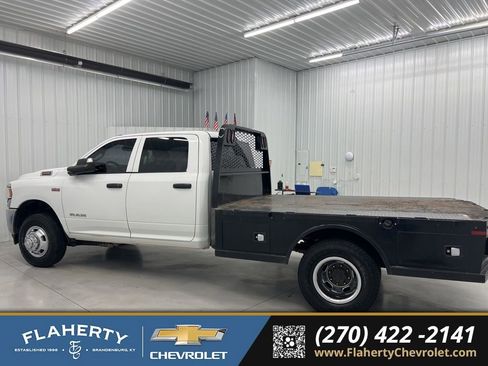 Used 2020 RAM 3500 Tradesman w/ Chrome Appearance Group image 5