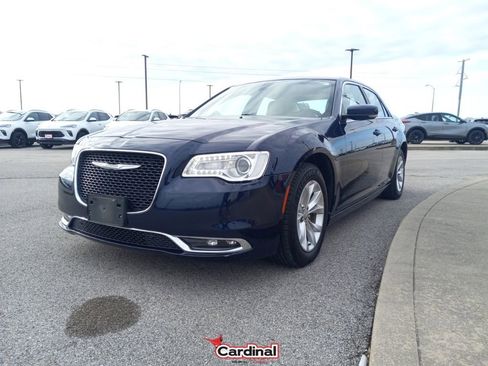 Used 2016 Chrysler 300 Limited w/ Driver Convenience Group image 14
