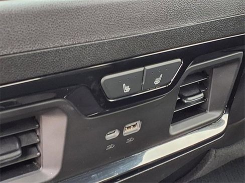 Used 2025 GMC Sierra 2500 AT4 w/ AT4 Premium Plus Package image 21