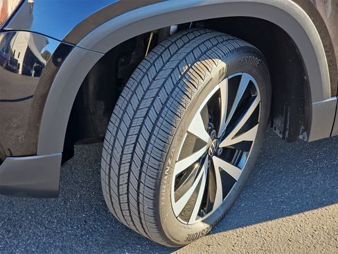 Used 2022 Volkswagen Taos SE image 32