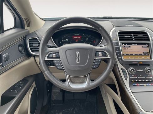 Used 2019 Lincoln Nautilus Reserve image 12