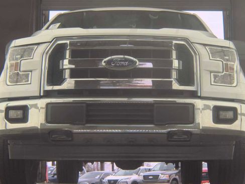 Used 2017 Ford F150 XLT image 4