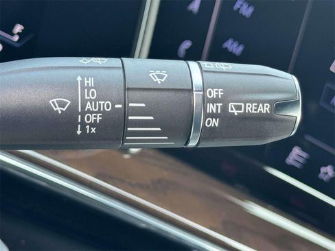 Certified 2024 Cadillac Escalade ESV Premium Luxury Platinum image 20