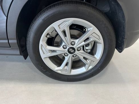 Used 2023 Hyundai Kona SEL AWD/4WD image 36