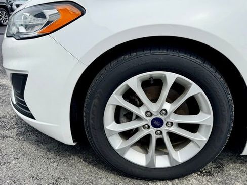 Used 2020 Ford Fusion SE image 9
