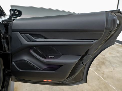 Used 2023 Porsche Taycan image 41