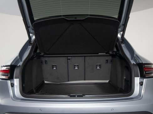 New 2026 Porsche Macan image 40