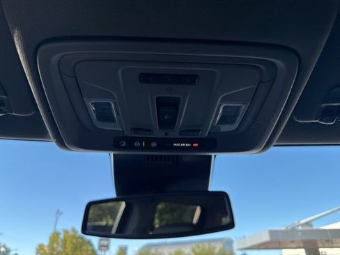 Used 2025 GMC Sierra 3500 SLT w/ SLT Premium Package image 31