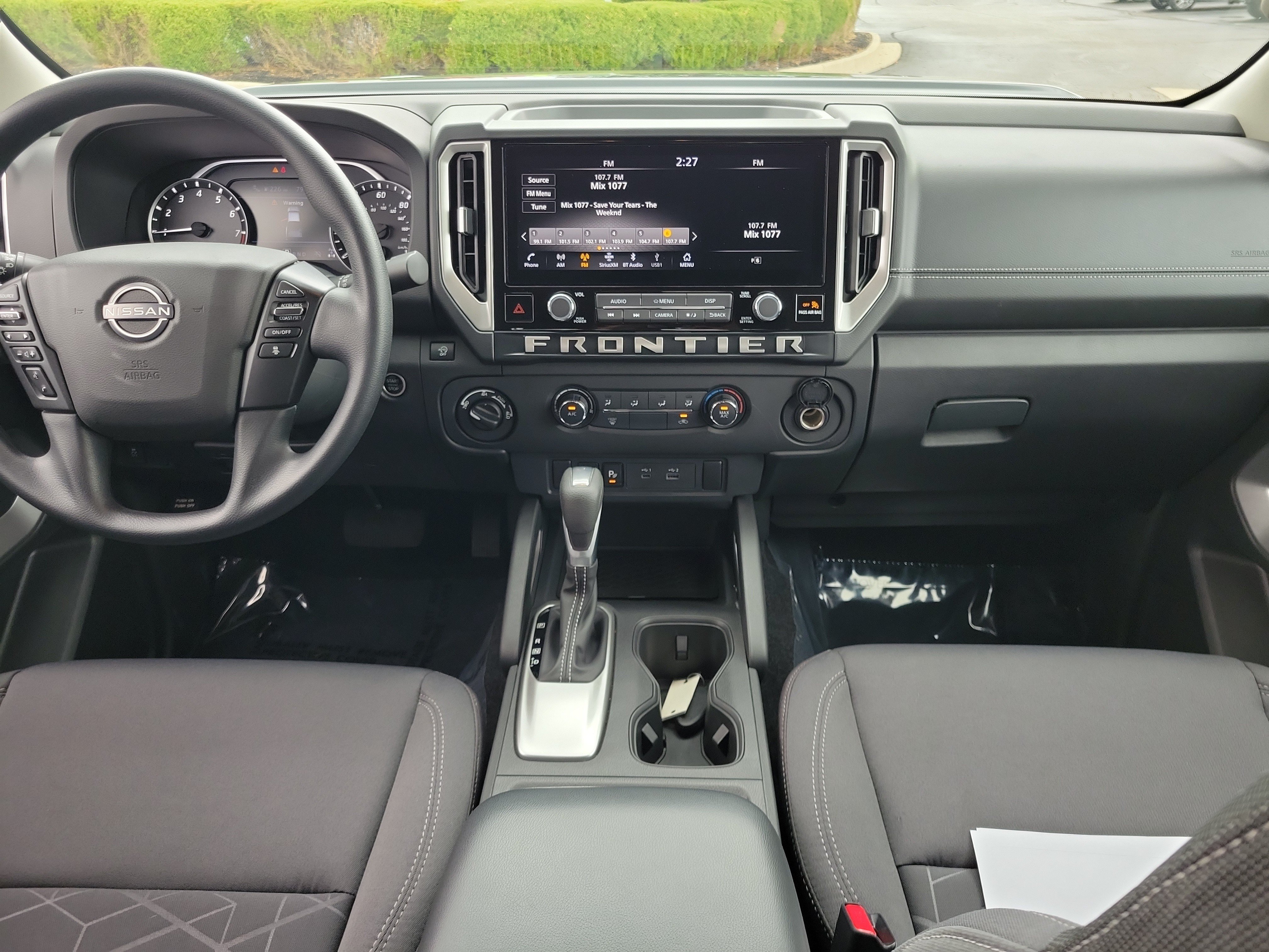 Used 2025 Nissan Frontier SV w/ Tow Package AWD/4WD image 9