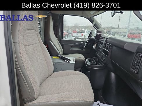Certified 2016 Chevrolet Express 2500 image 22