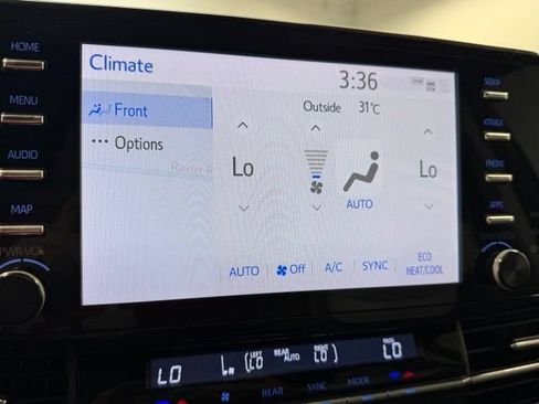 Used 2022 Toyota Sienna XLE FWD image 18