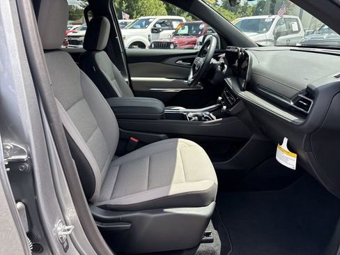 New 2025 Chevrolet Traverse LT image 27