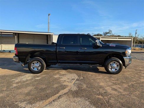 Used 2024 RAM 2500 Tradesman w/ Chrome Appearance Group image 3