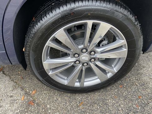 Used 2025 Cadillac XT6 Premium Luxury image 28