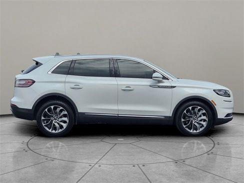 Certified 2022 Lincoln Nautilus Reserve image 13