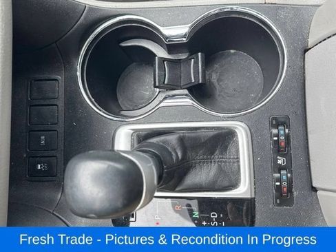 Used 2018 Toyota Highlander Limited FWD image 16
