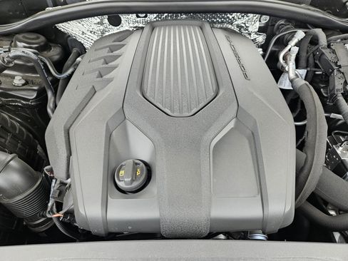 Certified 2026 Porsche Macan AWD/4WD image 30