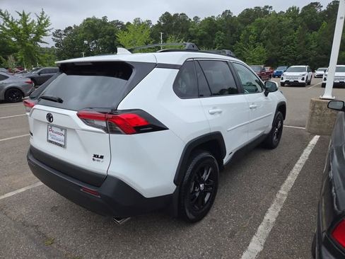 Used 2025 Toyota RAV4 XLE AWD/4WD image 3