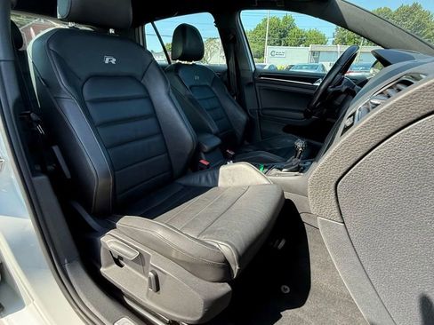 Used 2017 Volkswagen Golf R 4-Door image 13