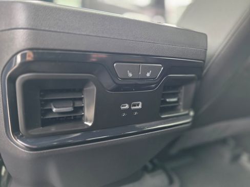 Used 2022 GMC Sierra 1500 AT4 w/ AT4 Premium Package AWD/4WD image 19