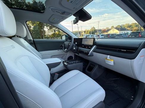 Used 2025 Hyundai Ioniq 5 Limited image 12