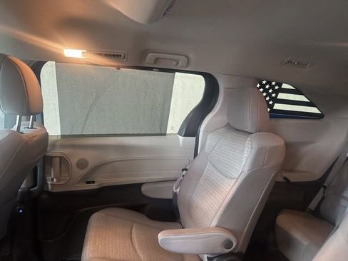 Certified 2023 Toyota Sienna LE FWD image 22