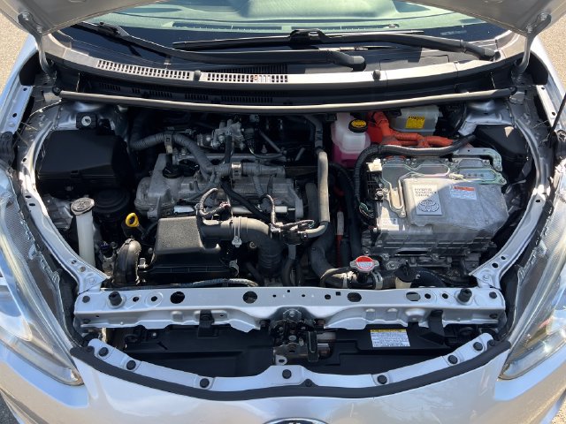 Used 2015 Toyota Prius C Two FWD image 27