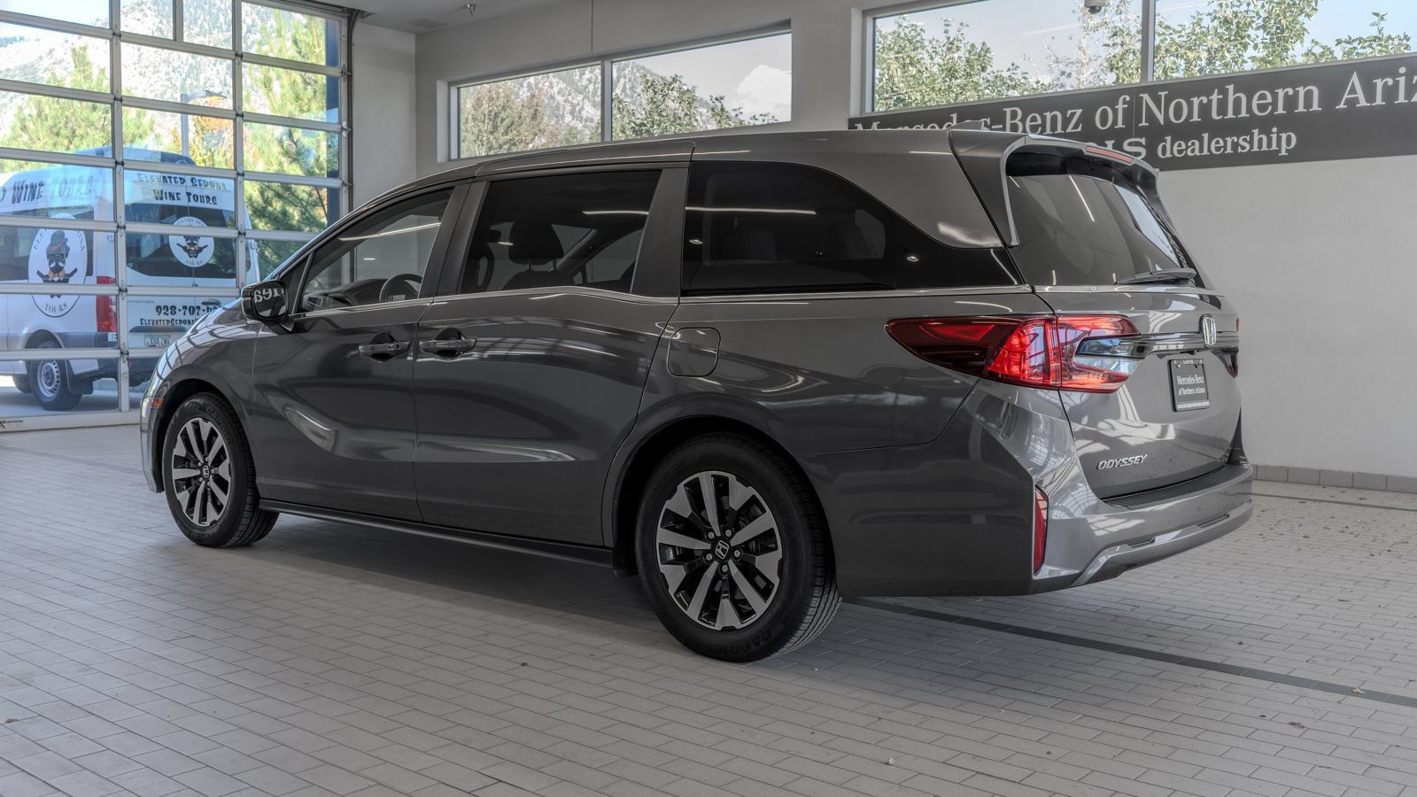 Used 2025 Honda Odyssey EX-L image 12