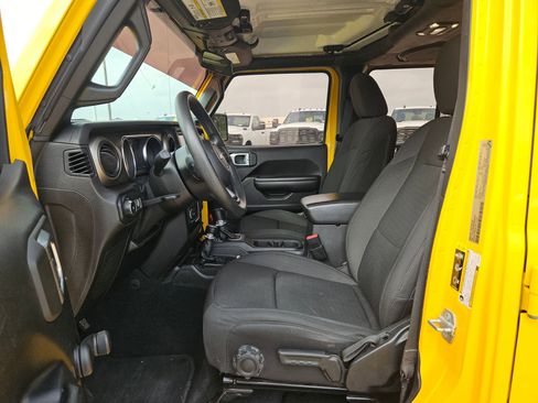Used 2021 Jeep Wrangler Unlimited Sport image 9
