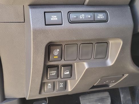 Used 2025 Nissan Frontier PRO-4X AWD/4WD image 25