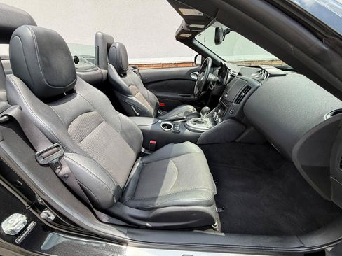 Used 2014 Nissan 370Z Touring w/ Sport Package RWD image 18