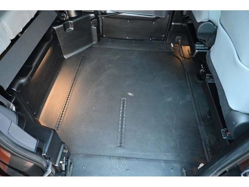 Used 2022 Toyota Sienna XLE w/ XLE Plus Package image 19