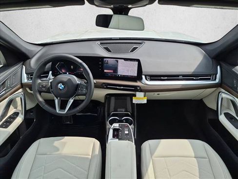New 2027 BMW X1 xDrive28i AWD/4WD image 15