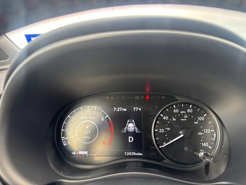 Used 2023 Nissan Kicks SR w/ SR Premium Package FWD image 39