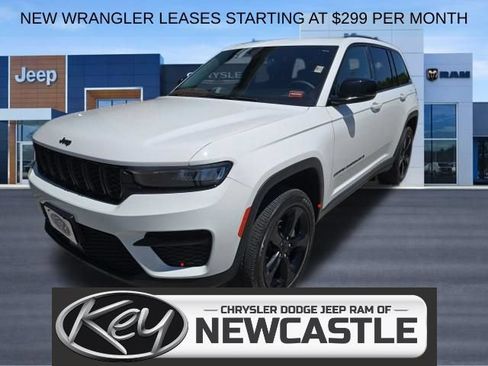 Used 2023 Jeep Grand Cherokee Altitude AWD/4WD image 1