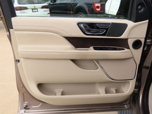 Used 2020 Lincoln Navigator Reserve w/ Equipment Group 201A Reserve image 23