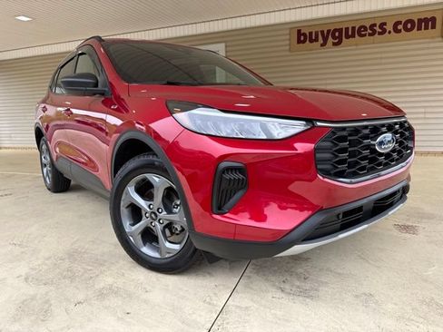 Used 2025 Ford Escape ST-Line w/ Cold Weather Package AWD/4WD image 2
