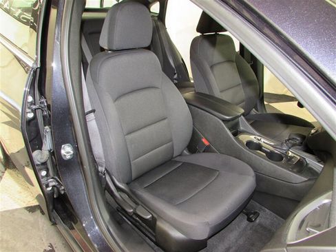 Used 2023 Chevrolet Malibu LT image 33