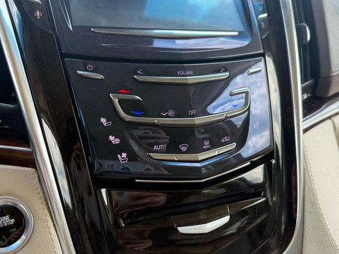 Used 2015 Cadillac Escalade Luxury image 12