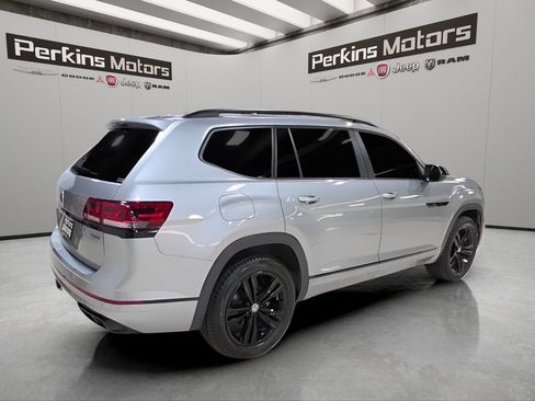 Used 2023 Volkswagen Atlas SEL R-Line AWD/4WD image 5