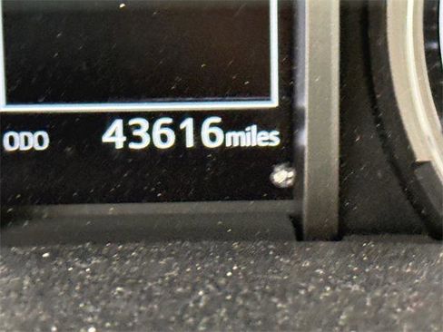 Certified 2024 Toyota 4Runner TRD Off-Road image 9