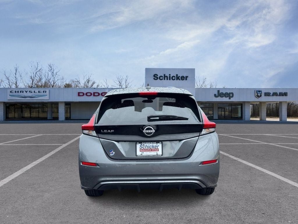 Used 2025 Nissan Leaf S FWD image 4