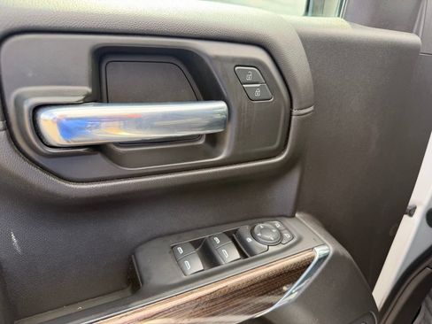 Used 2021 Chevrolet Silverado 1500 LT Trail Boss w/ Bed Protection Package AWD/4WD image 18