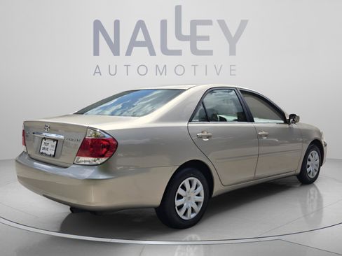 Used 2005 Toyota Camry LE FWD image 5