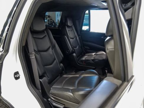 Used 2020 Cadillac Escalade Platinum RWD image 51